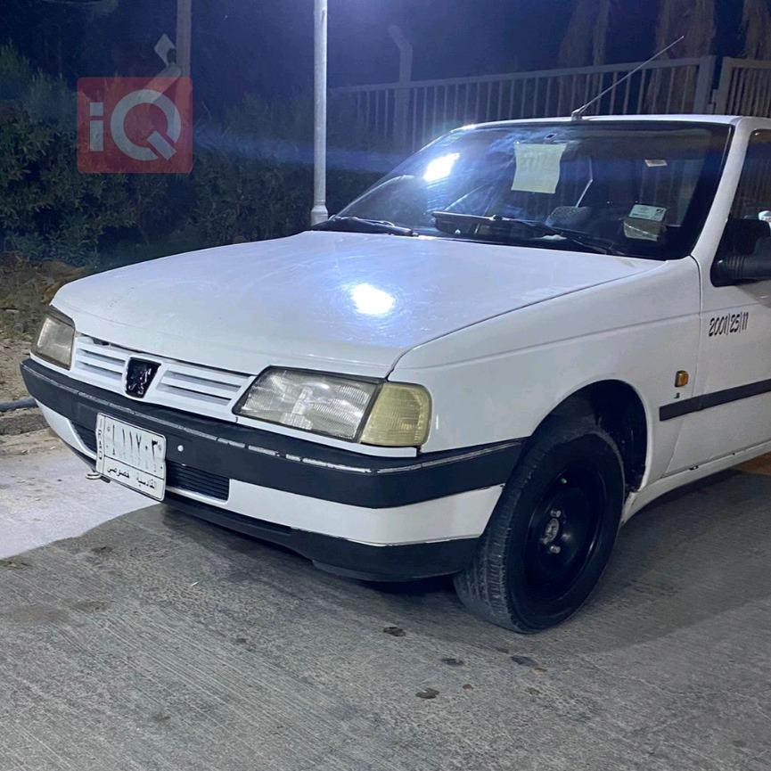 Peugeot 405